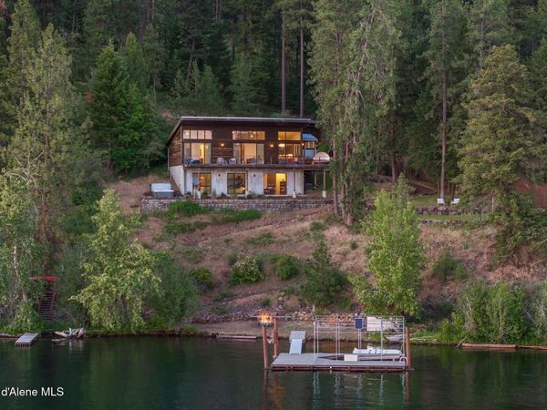 520 S Marion Ct, Harrison, ID 83833