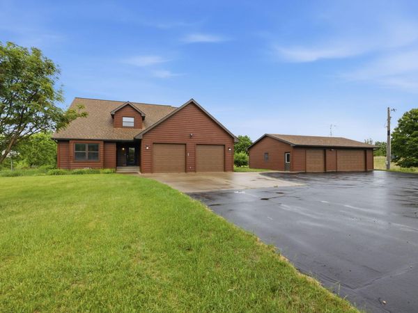 20252 728th Avenue , Dassel, MN 55325