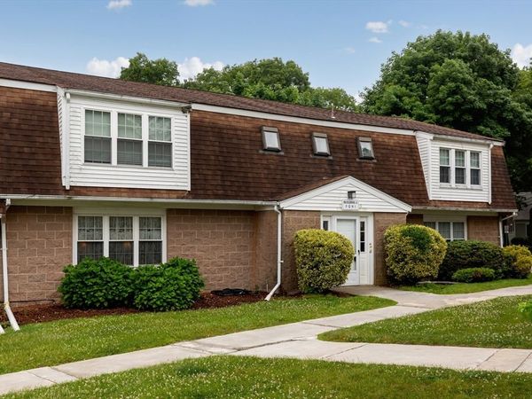 9 Pleasant Park Ave, Unit 2I, Barnstable, MA 02601