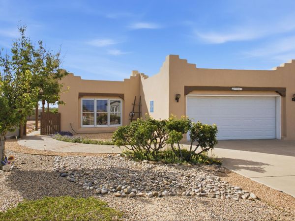 1061 Crestview Drive SW, Los Lunas, NM 87031