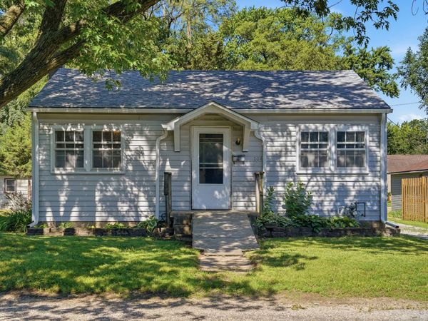 704 6th Avenue , Rock Falls, IL 61071