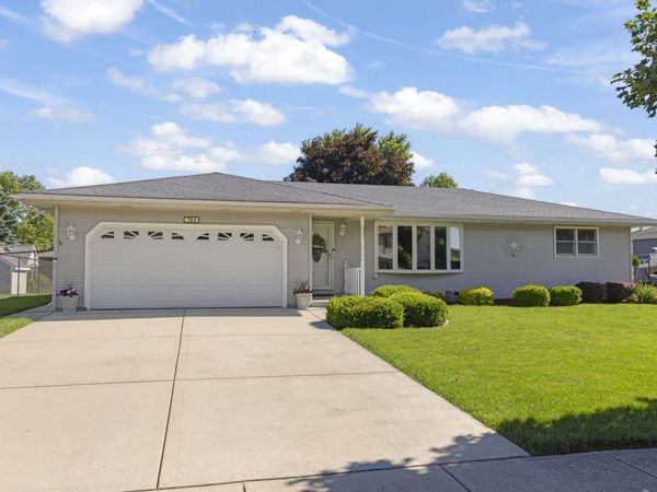 760 Bon Terre Road, New Lenox, IL 60451