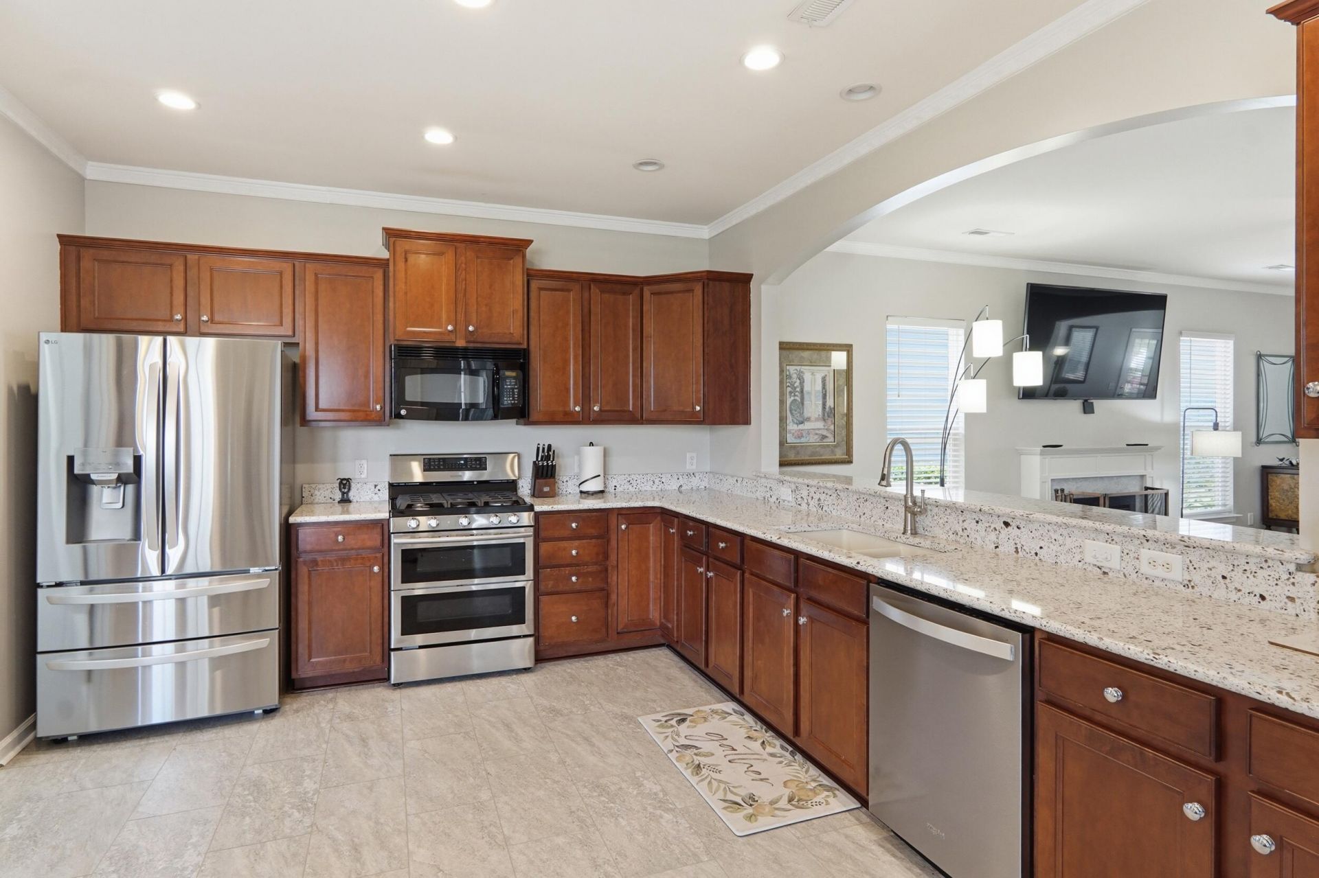 554 Tranquil Waters Way Photo 11