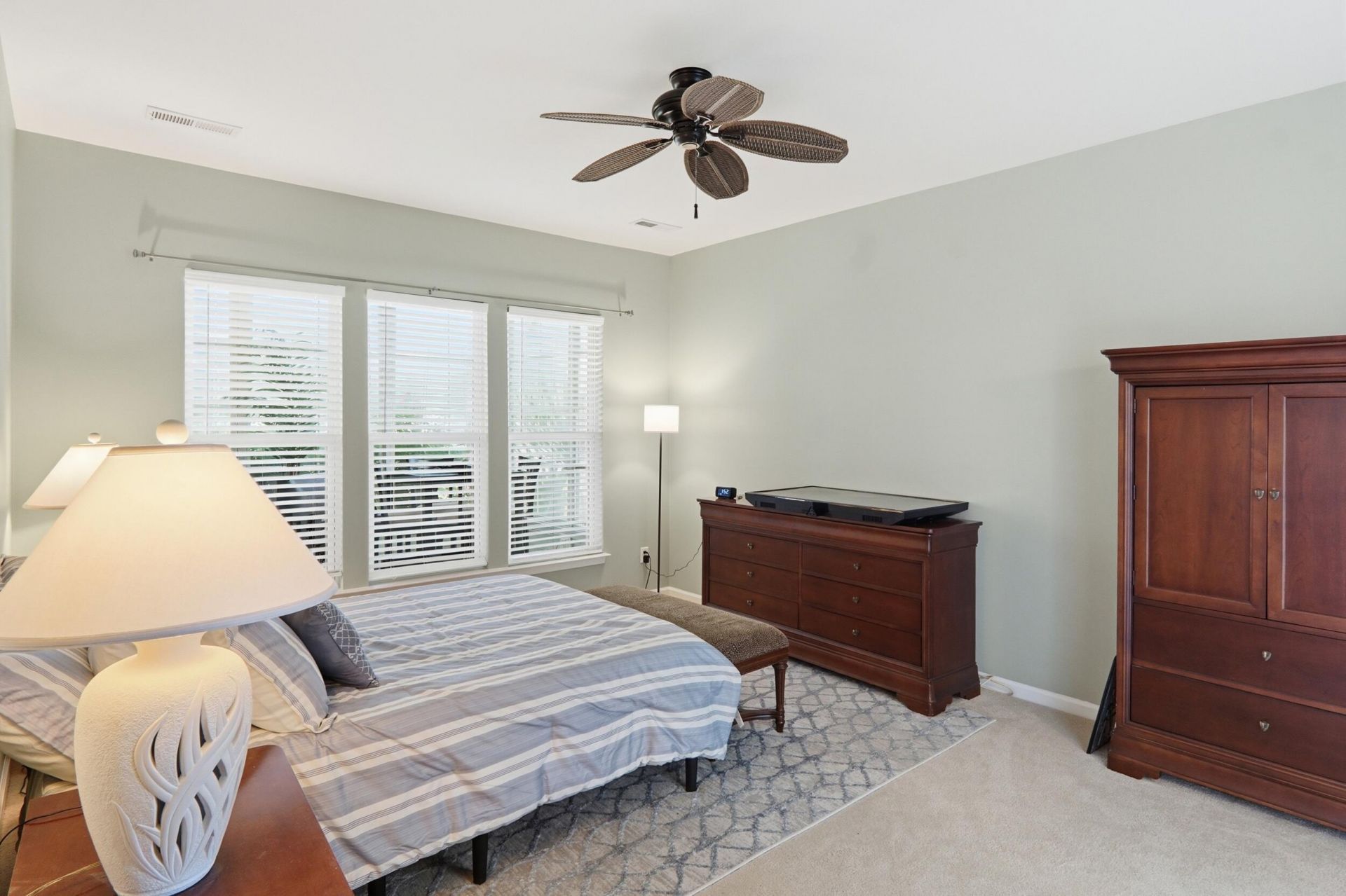 554 Tranquil Waters Way Photo 23