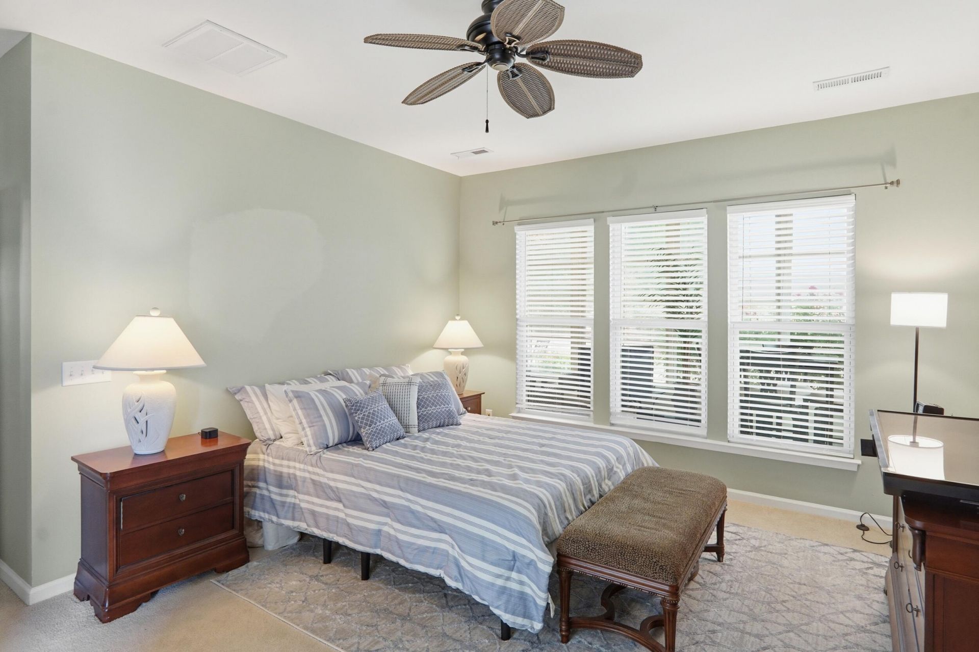 554 Tranquil Waters Way Photo 24