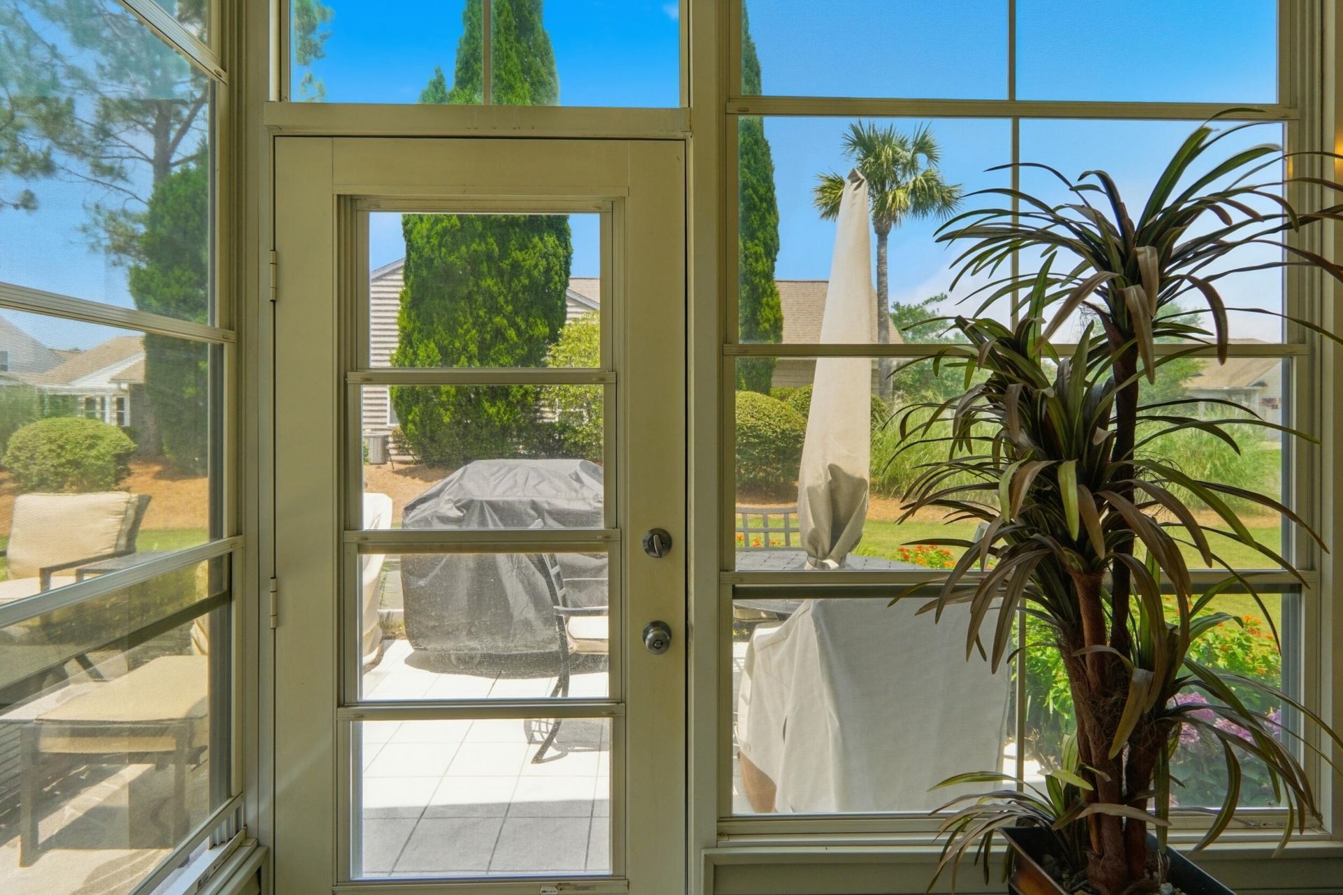 554 Tranquil Waters Way Photo 32