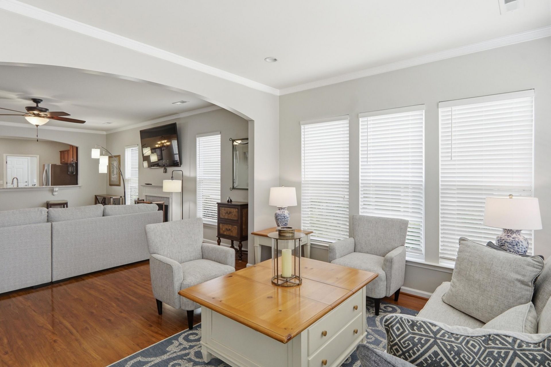 554 Tranquil Waters Way Photo 8