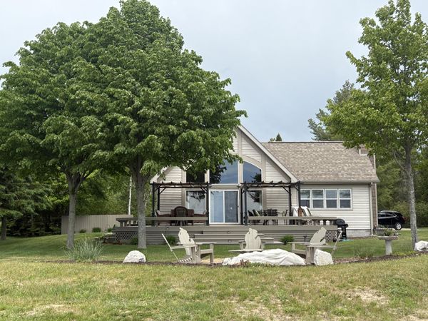 W12417 W Beach RD, Naubinway, MI 49762