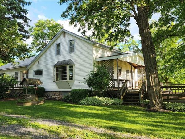 817 Pre Emption Road S, Penn Yan, NY 14527