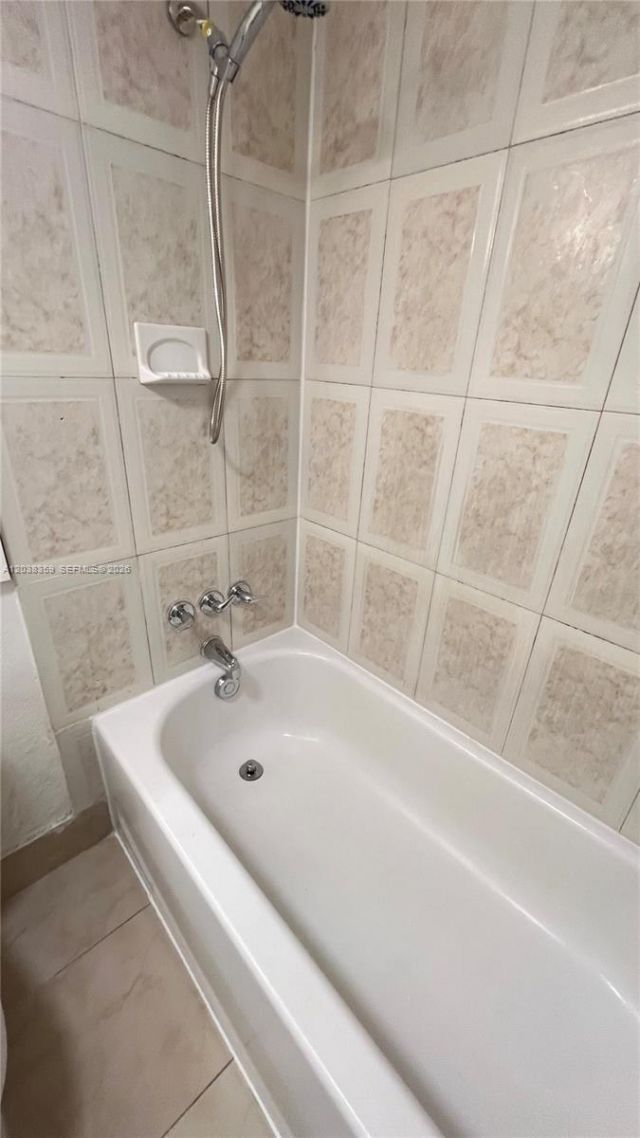 4550 NW 9th St , Unit 612E, Miami, FL 33126 Photo