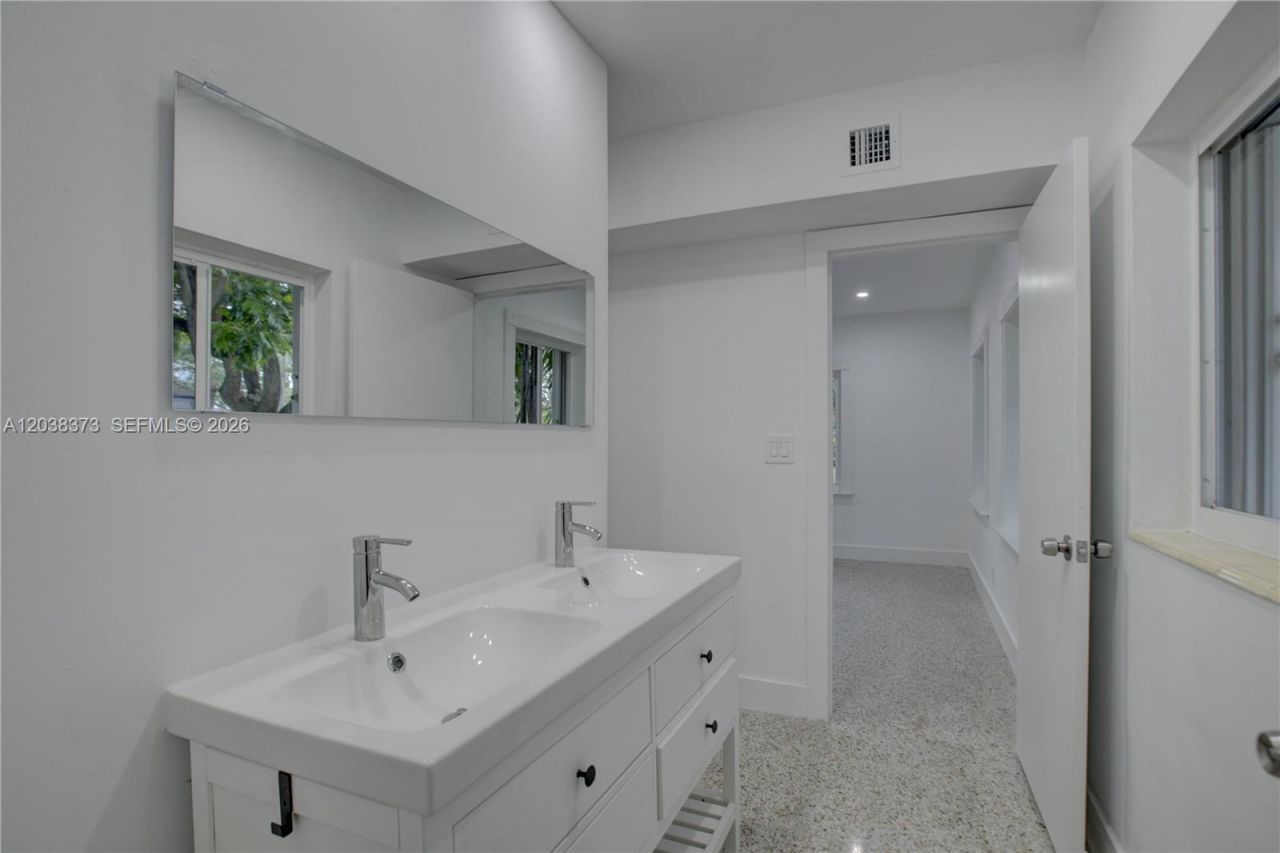 616 SW 11th Ct , Fort Lauderdale, FL 33315 Photo