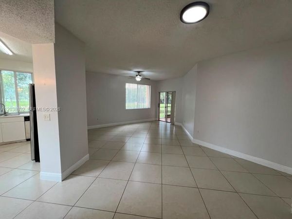 6992 SW 39th St, Unit I101, Davie, FL 33314