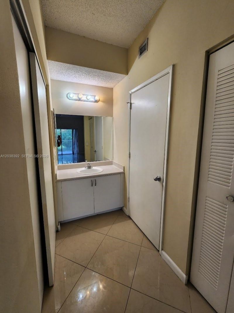 6992 SW 39th St, Unit I101, Davie, FL 33314 Photo