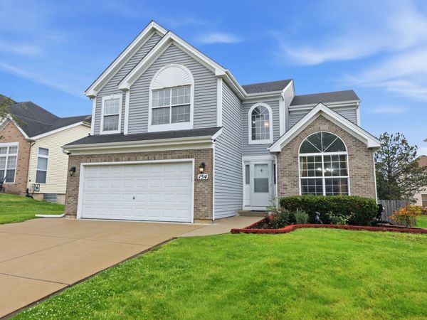 154 AUGUSTA Drive , Streamwood, IL 60107