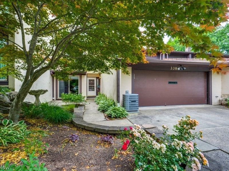 3388 S Smith Road, Fairlawn, OH 44333 Photo 2