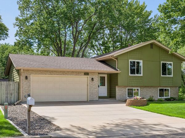 6281 Cavell Avenue N, Brooklyn Park, MN 55428
