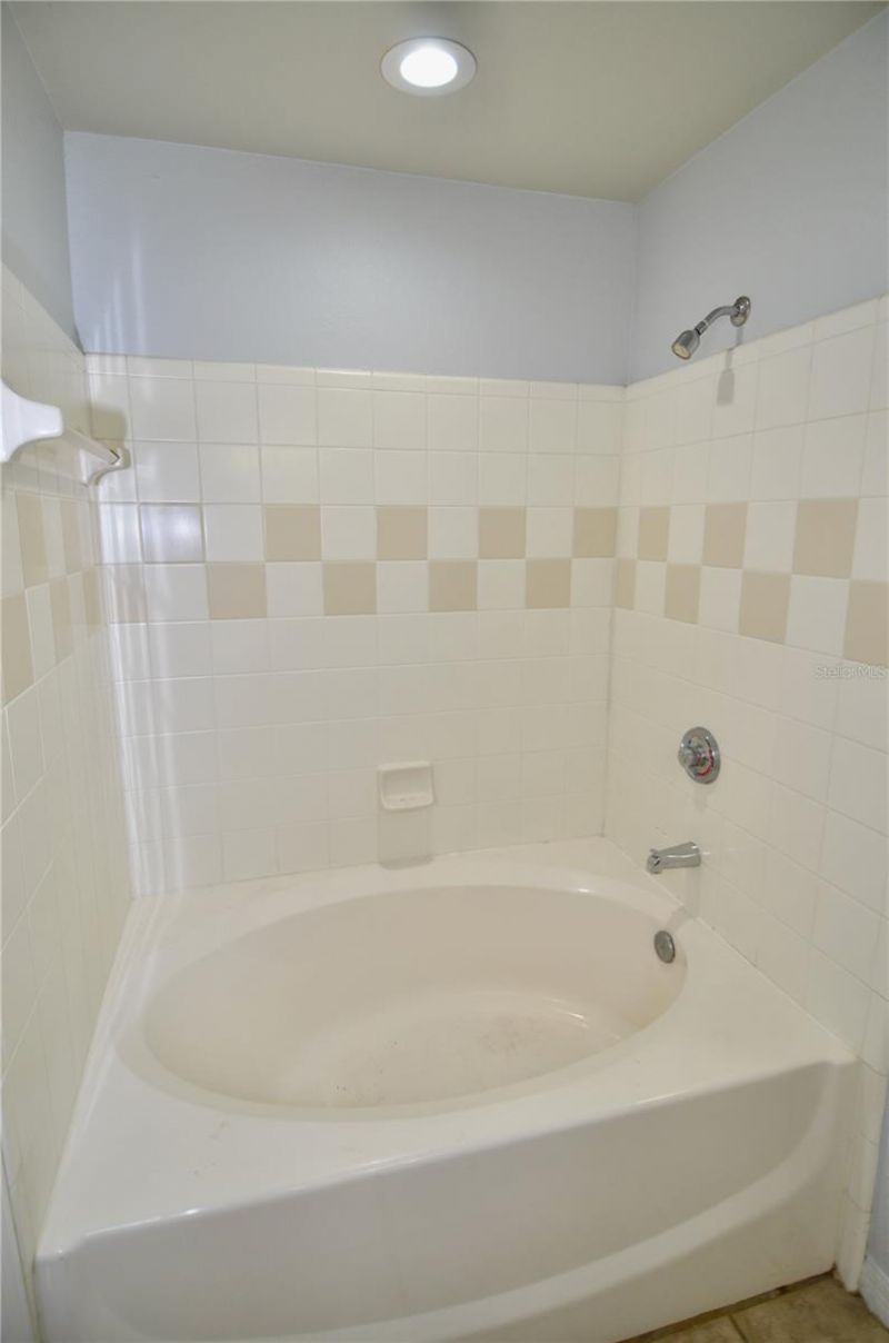 5621 Bidwell Parkway, Unit 202, Sarasota, FL 34233 Photo