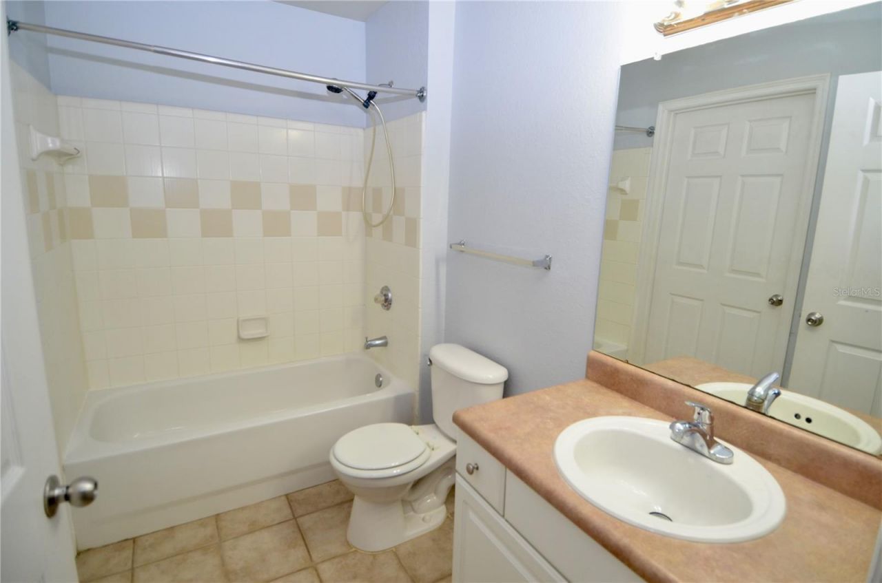 5621 Bidwell Parkway, Unit 202, Sarasota, FL 34233 Photo