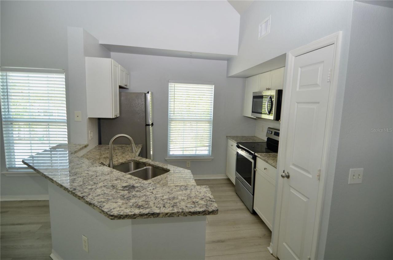 5621 Bidwell Parkway, Unit 202, Sarasota, FL 34233 Photo
