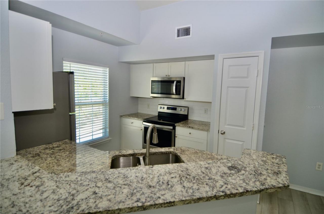 5621 Bidwell Parkway, Unit 202, Sarasota, FL 34233 Photo