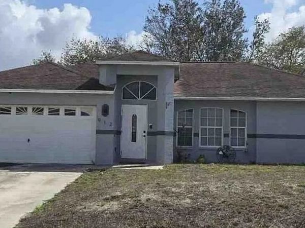 912 APPLE AVE, Lee, FL 33971