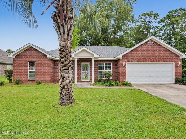 3103 Shadow Wood Drive, Ocean Springs, MS 39564