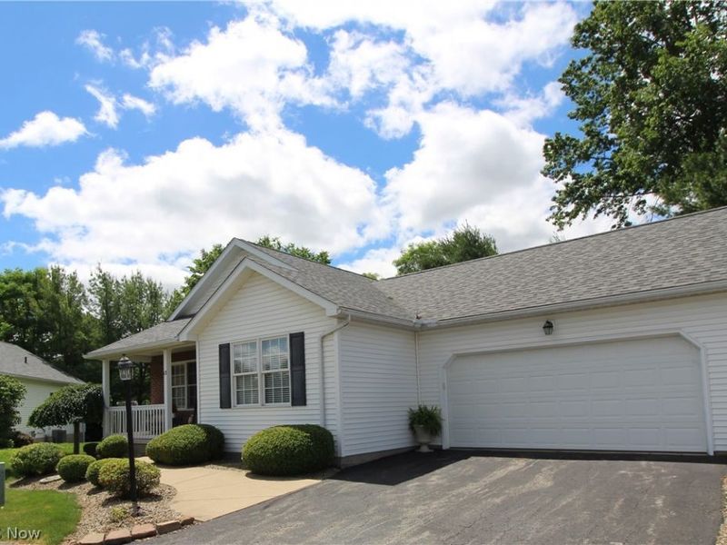 13 Hedgerows, New Middletown, OH 44442 Photo 1