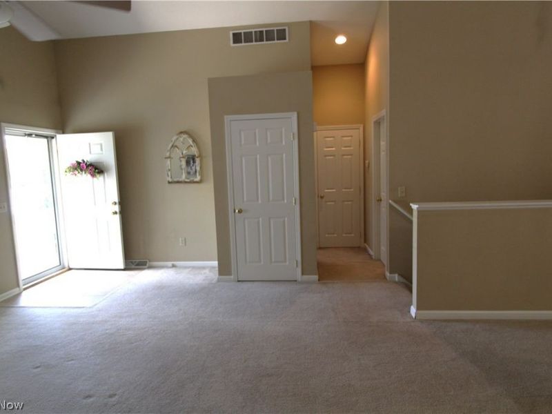 13 Hedgerows, New Middletown, OH 44442 Photo 5