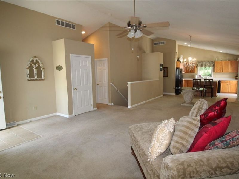 13 Hedgerows, New Middletown, OH 44442 Photo 7