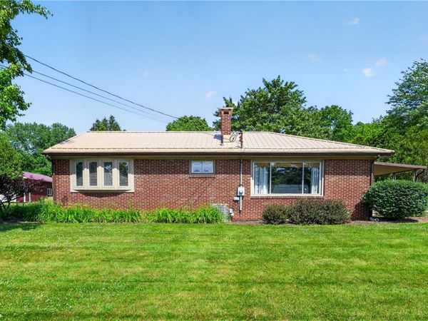 2617 S Hermitage Rd, Hermitage, PA 16148