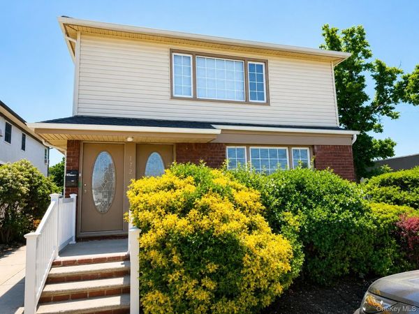 1723 Broadway , Hewlett, NY 11557