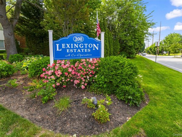 200 Lexington Ave , Unit 12E, Oyster Bay, NY 11771