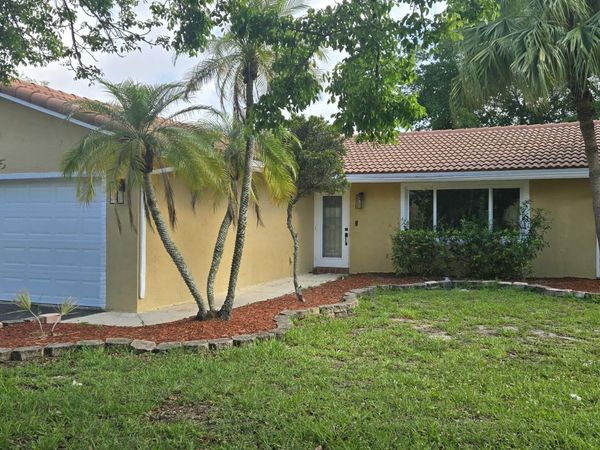 8915 NW 26th Court, Coral Springs, FL 33065