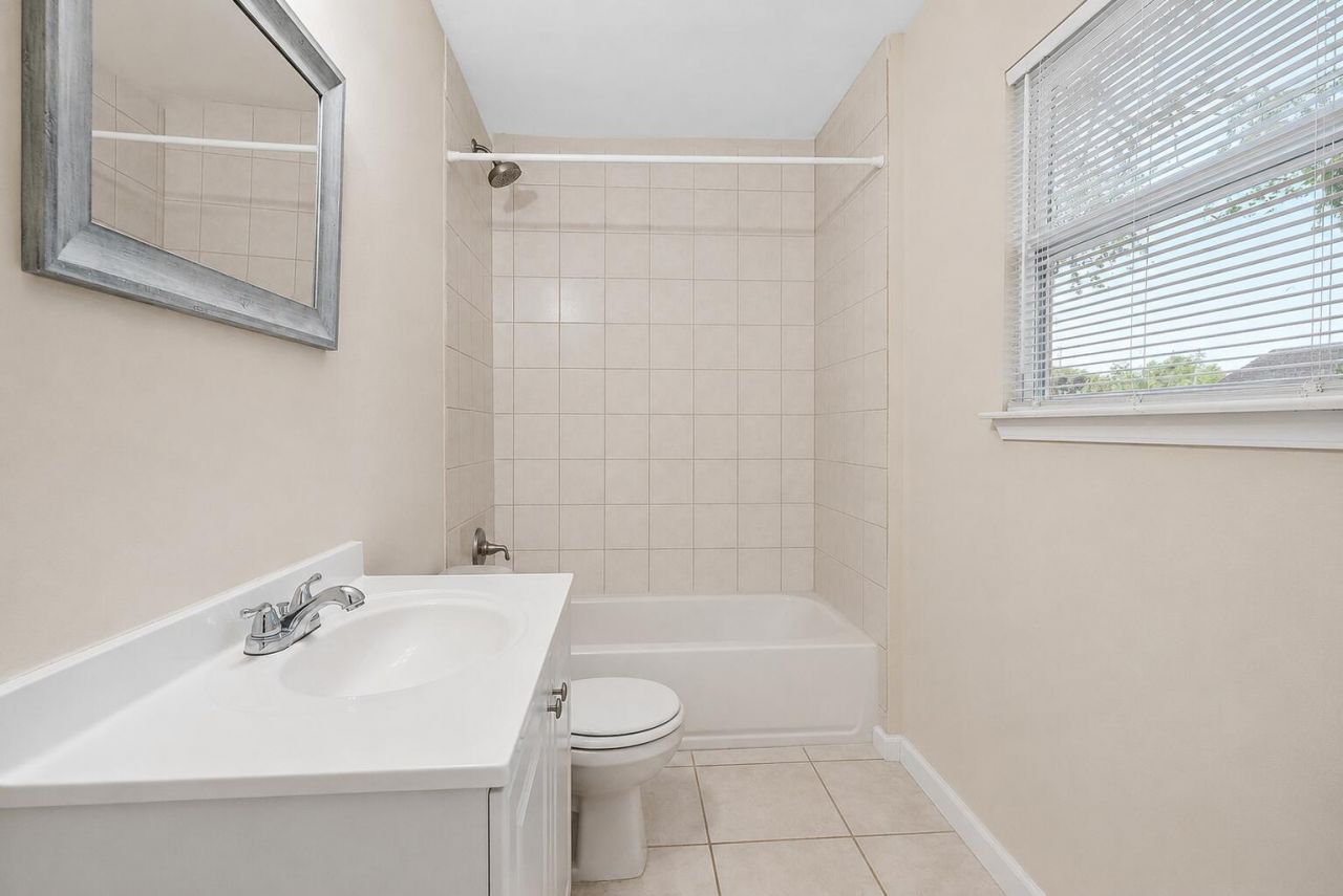 3207 Pinewood Avenue, West Palm Beach, FL 33407 Photo