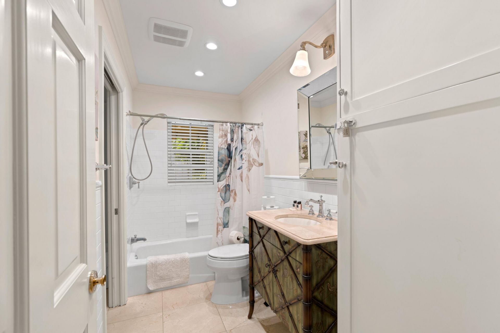 733 Sunset Road, West Palm Beach, FL 33401 Photo