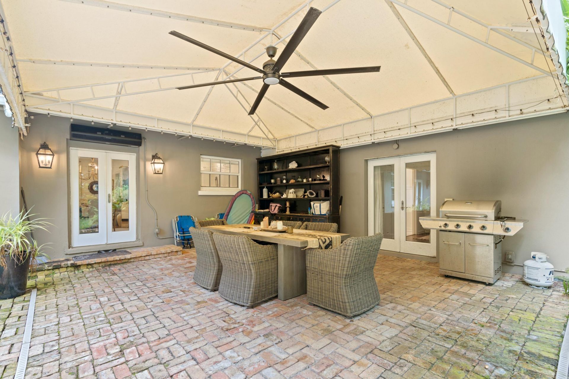 733 Sunset Road, West Palm Beach, FL 33401 Photo