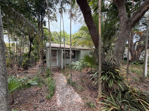 42 SW 6th Street, Dania Beach, FL 33004