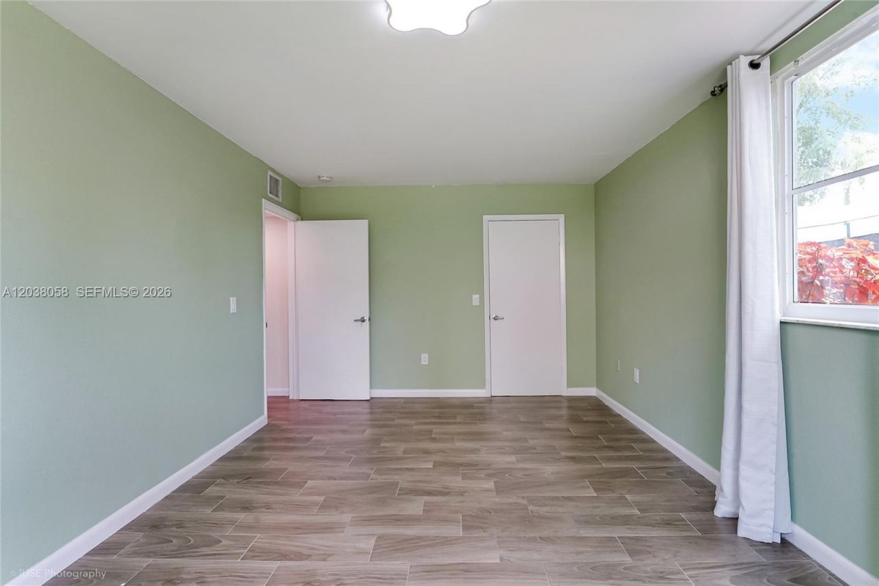 8205 Lake Dr , Unit 103, Doral, FL 33166 Photo