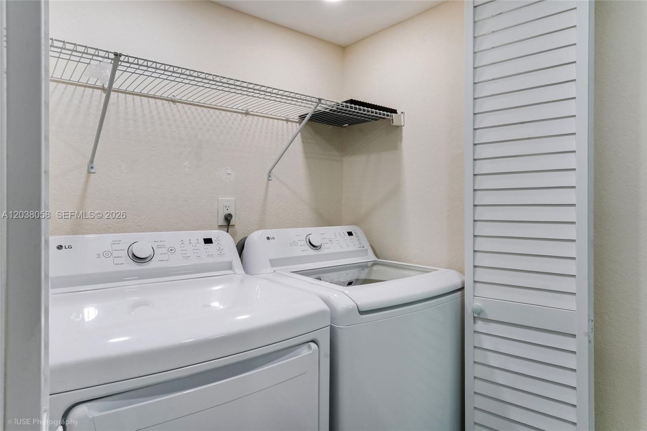 8205 Lake Dr , Unit 103, Doral, FL 33166 Photo