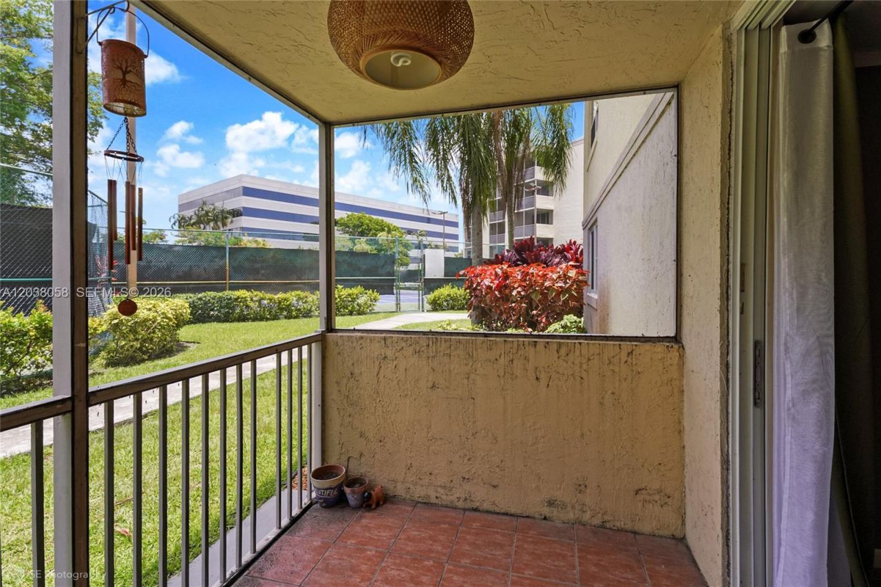 8205 Lake Dr , Unit 103, Doral, FL 33166 Photo