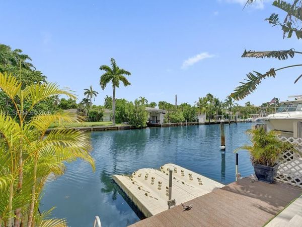2129 NE 123rd St , North Miami, FL 33181