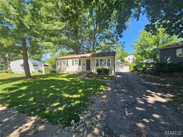 1037 Forestwood Drive , St Louis, MO 63135