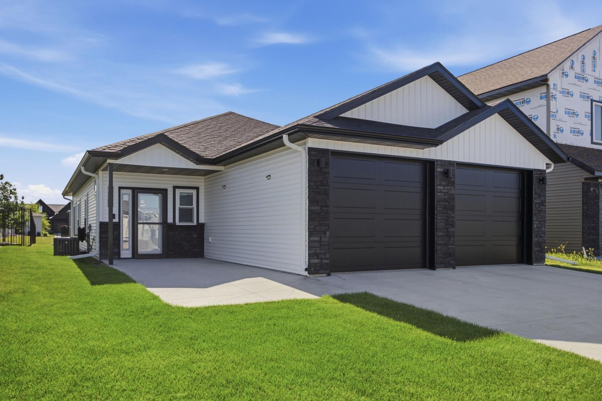 7816 Wild Rose Way , Horace, ND 58047
