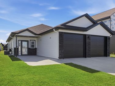 7816 Wild Rose Way, Horace, ND 58047