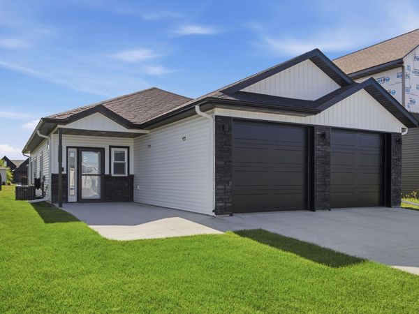 7816 Wild Rose Way, Horace, ND 58047
