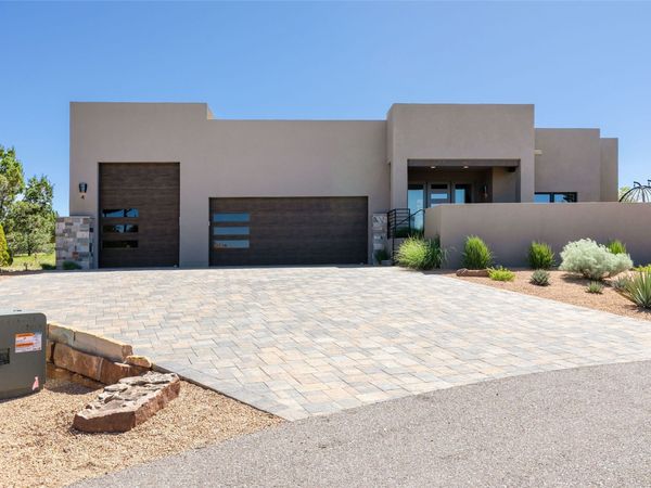 4 Valverde Lane, Santa Fe, NM 87506