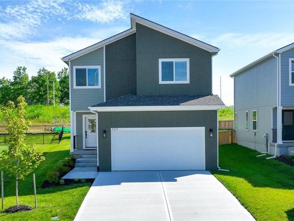 707 Glenn Circle, Raymore, MO 64083