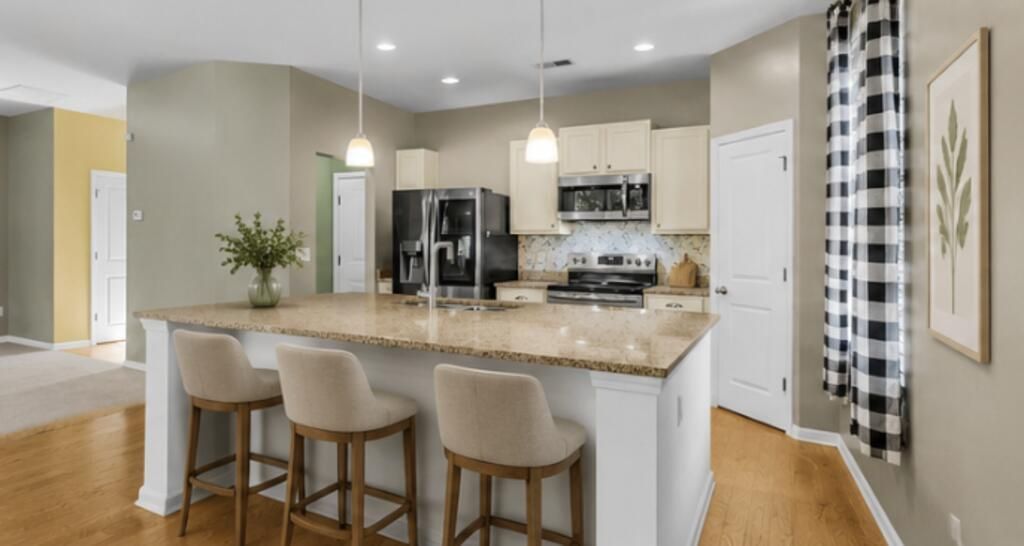 195 Hickory Ridge Way Photo 4