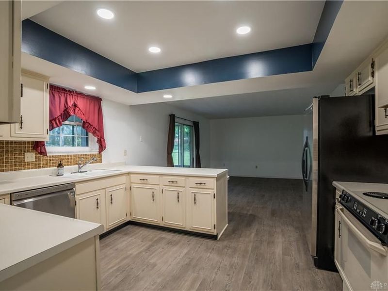 1031 Crestwood Hills Drive, Vandalia, OH 45377 Photo 9