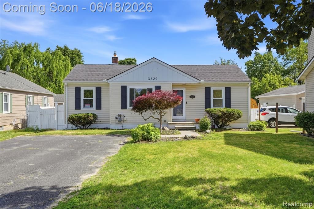 3829 W Auburn Road, Rochester Hills, MI 48309 Main Photo